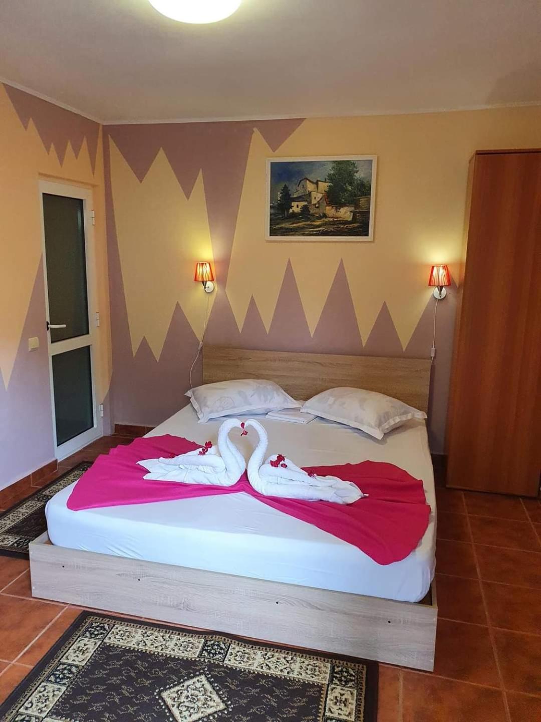 Hotel Vila Robert Schitu Exterior foto